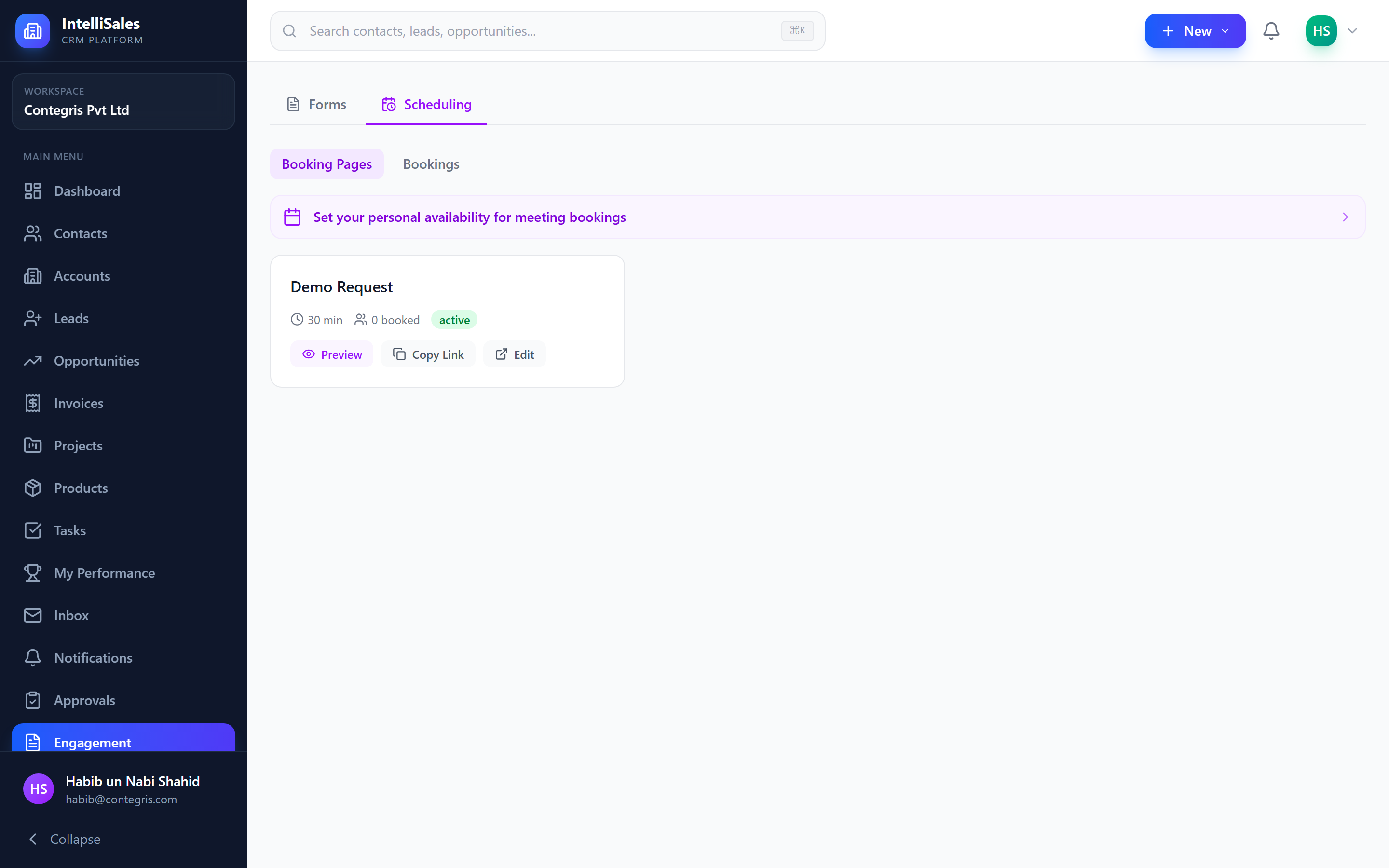 Screenshot: Public booking page showing a calendar with available time slots
