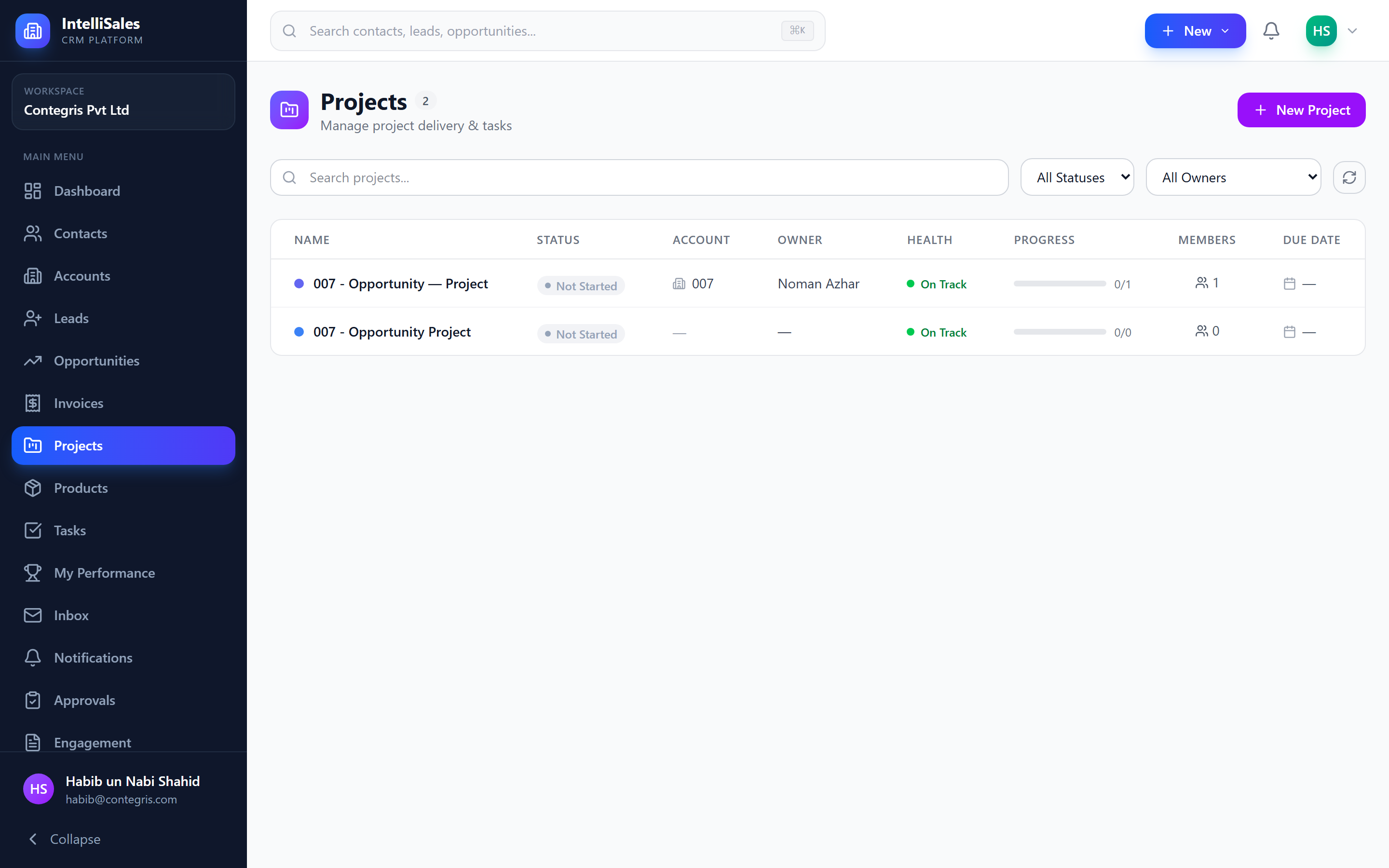 Screenshot: Projects grid view showing project cards with status, health, and team indicators